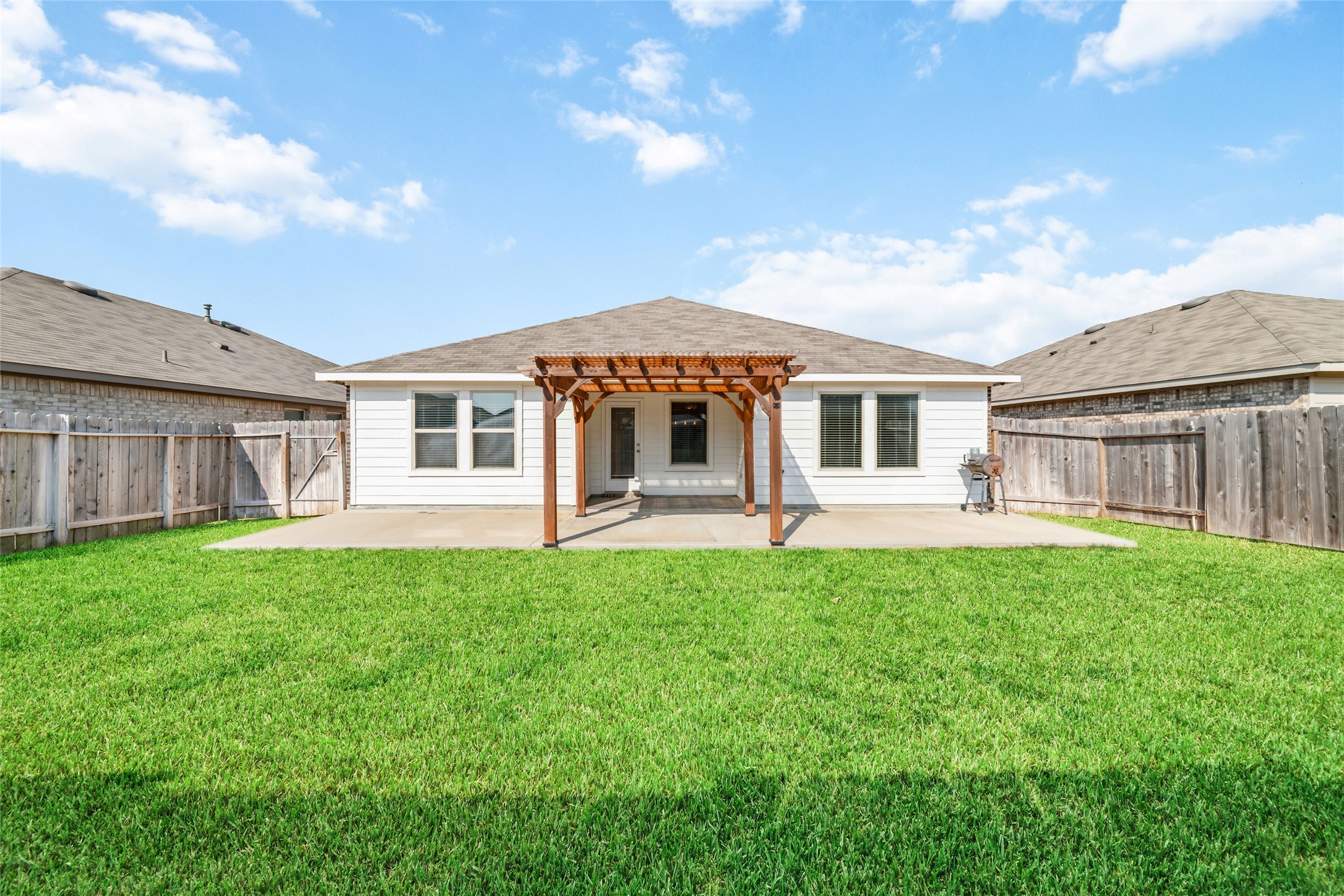 5502 Creekside Ridge Trail Katy, TX 77449 - Photo 25 of 25 a house view with a garden space