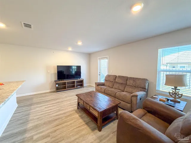 $1,900 | 4425 Redbay Court, Pace, FL 32571