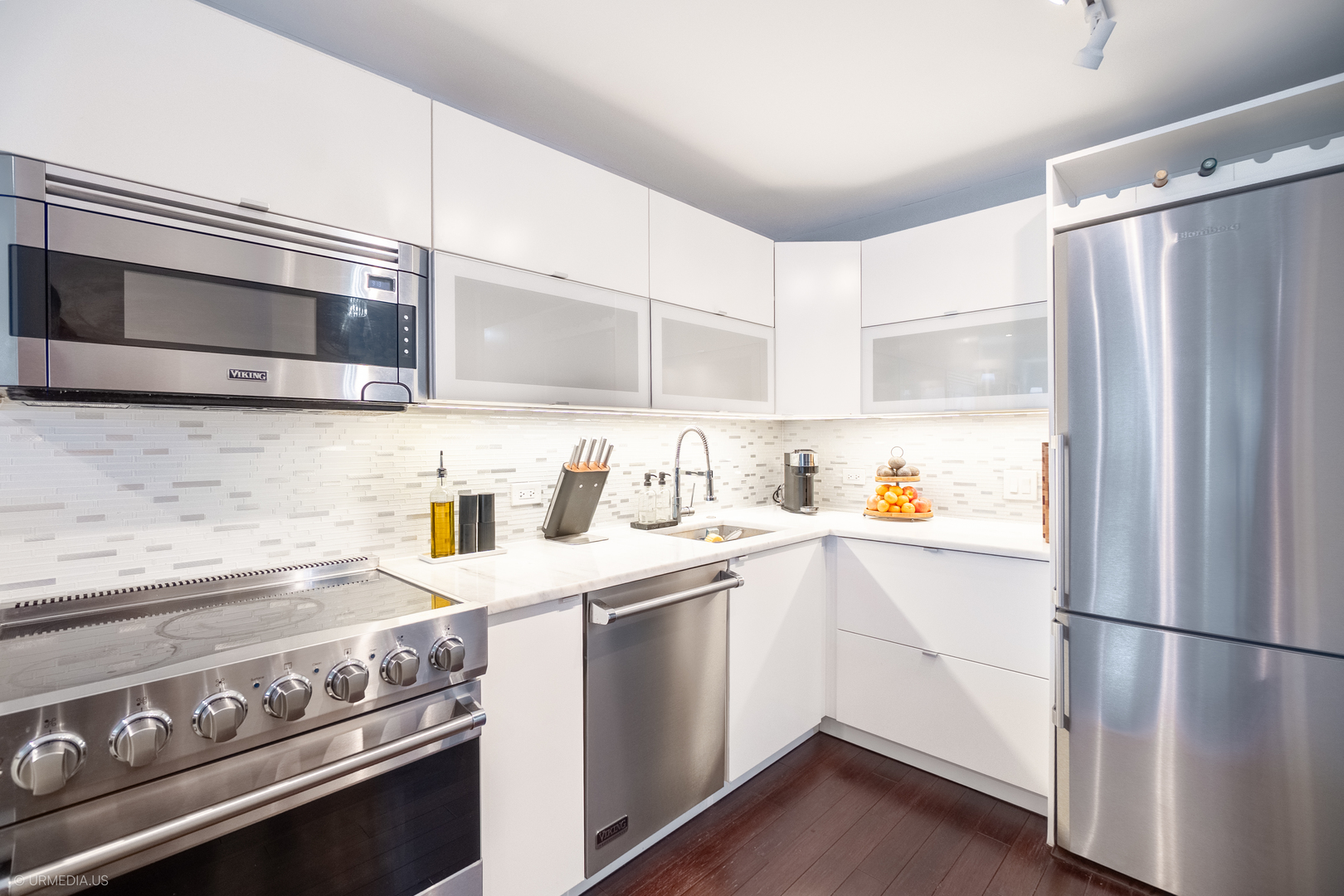 1030 North State Street, Unit 8J Chicago, IL 60610 - Photo 6 of 18