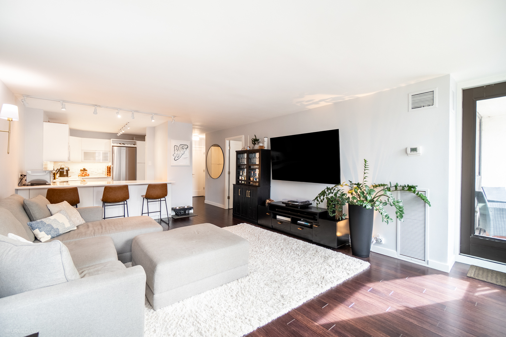 1030 North State Street, Unit 8J Chicago, IL 60610 - Photo 9 of 18