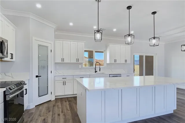 $489,900 | 6920 Longmeadow Drive, Pahrump, NV 89061