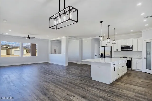 $489,900 | 6920 Longmeadow Drive, Pahrump, NV 89061