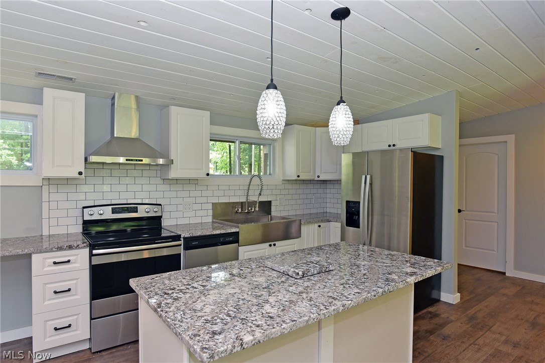 5775 Weaver Road New Franklin, OH 44319 - Photo 7 of 29