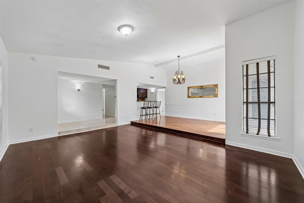 10239 Green Ash Road Dallas, TX 75243 - Photo 5 of 36