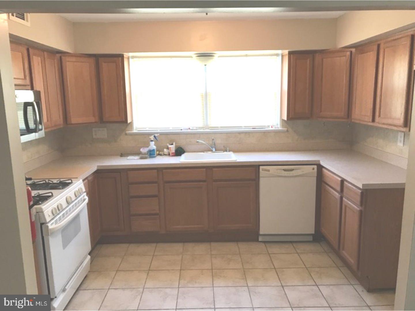 1603 Royal Place Clementon, NJ 08021 - Photo 2 of 6