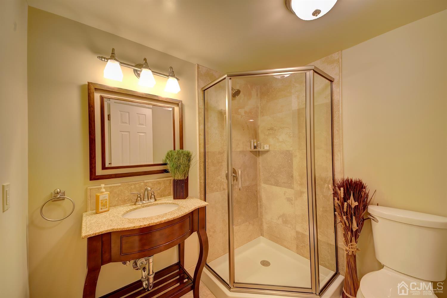 1382 Sioux Road North Brunswick, NJ 08902 - Photo 20 of 39 Gallery Image 20