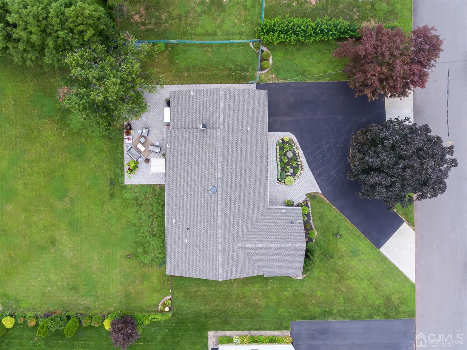 1382 Sioux Road North Brunswick, NJ 08902 - Photo 3 of 39 Gallery Image 3