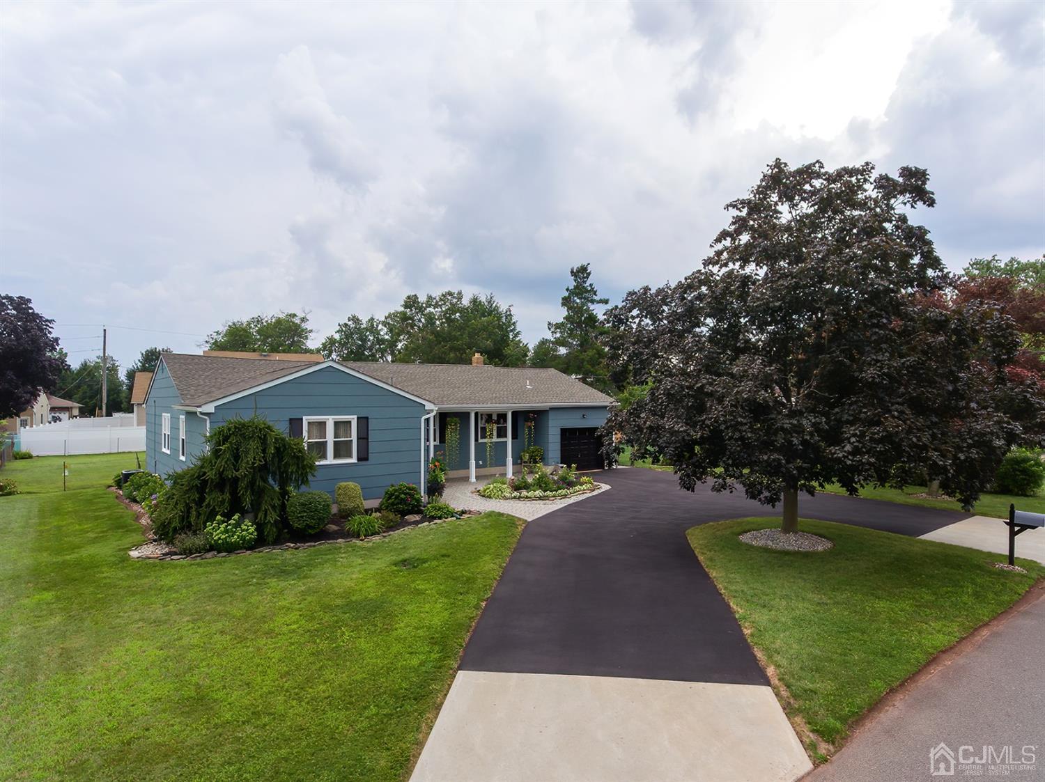 1382 Sioux Road North Brunswick, NJ 08902 - Photo 36 of 39 Gallery Image 36