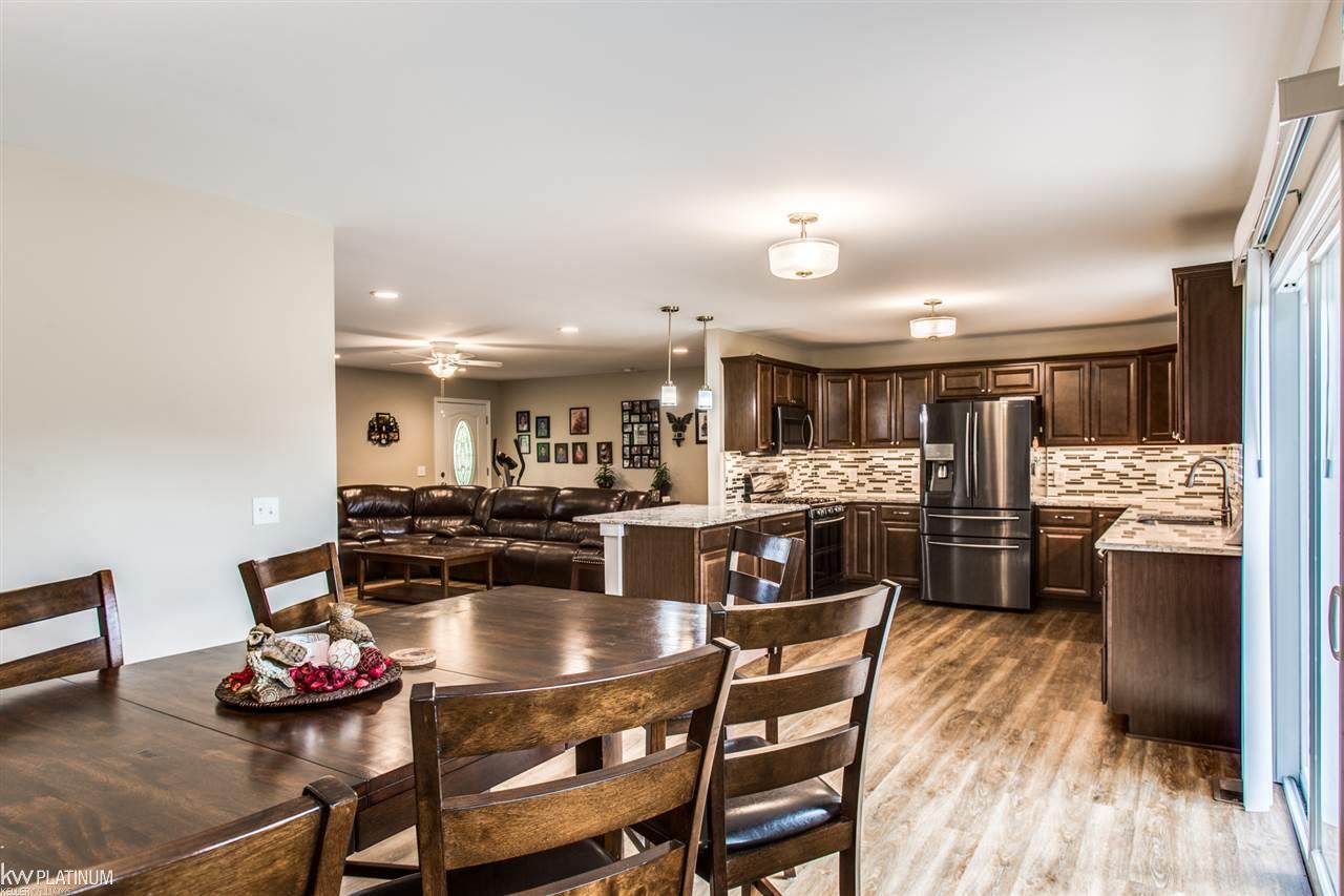 6979 Sterling Road Yale, MI 48097 - Photo 12 of 39 31380175-11.JPG