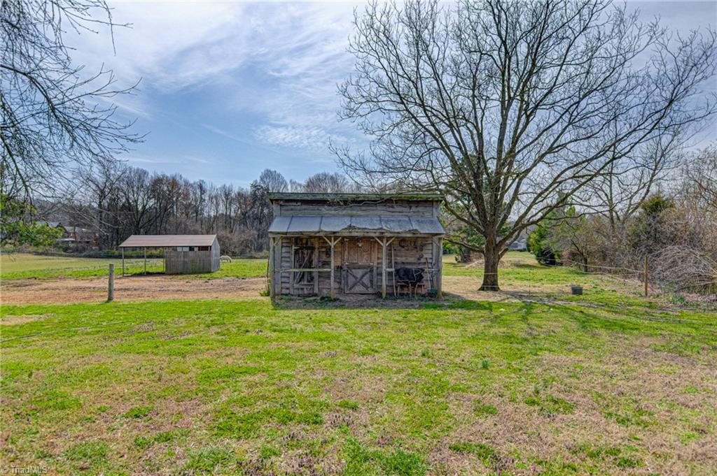 1719 Boones Cave Road Lexington, NC 27295 - Photo 7 of 36 Gallery Image 7