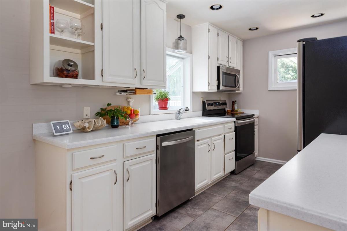 1466 Grandview Road Arnold, MD 21012 - Photo 9 of 45 Gallery Image 9