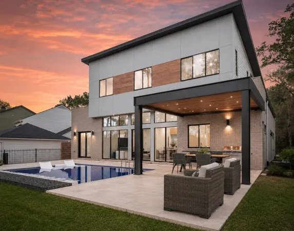 $2,140,000 | 51 Huntsmans Horn Circle, The Woodlands, TX 77380
