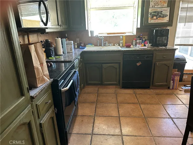 a room with a washing machine