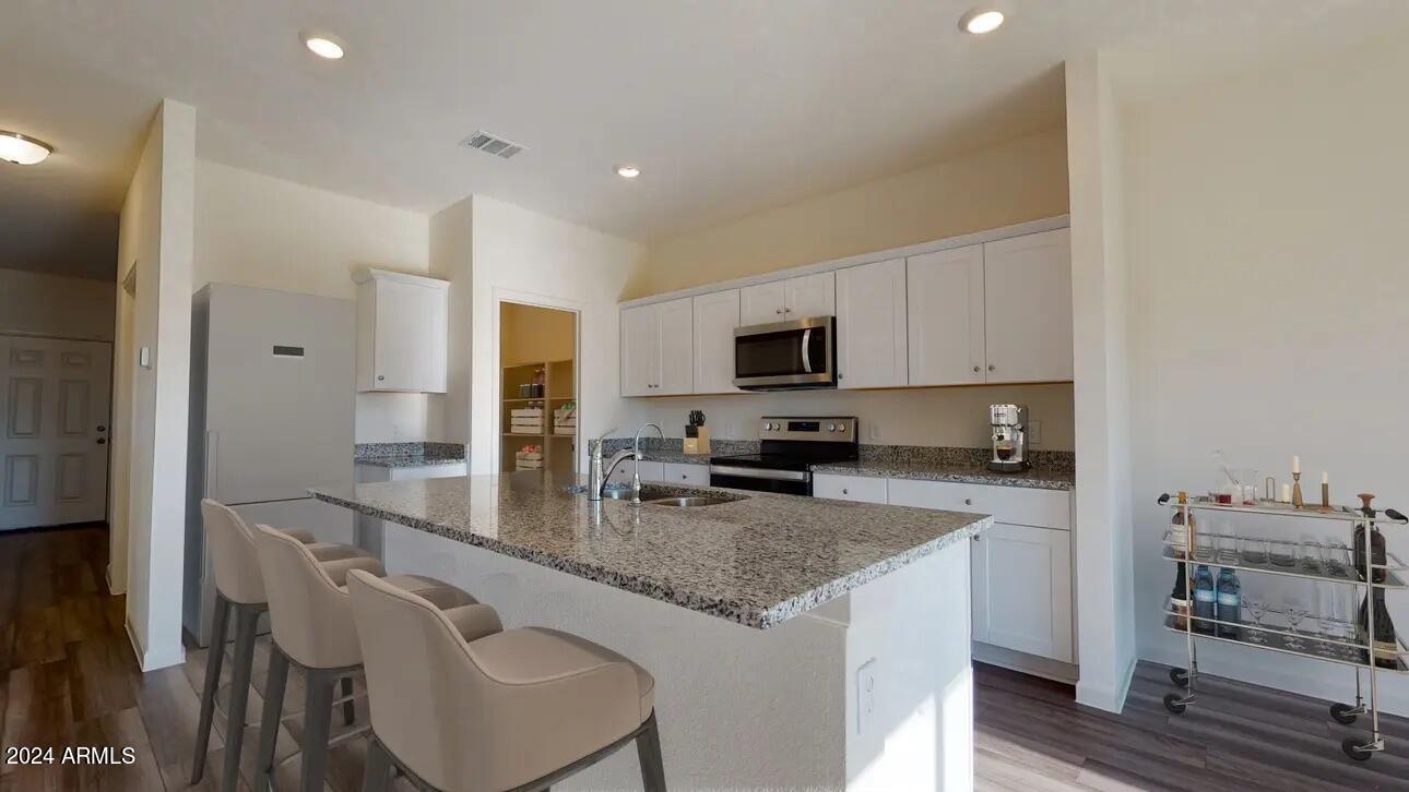 47664 West Old Timer Road Maricopa, AZ 85139 - Photo 14 of 20 Spectra - Kitchen