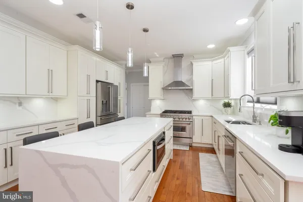 $1,399,900 | 6 Lawrence Court, Monroe Township, NJ 08831