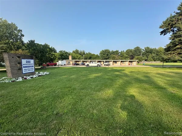 $900,000 | 16001 Dixie Highway, Holly, MI 48442
