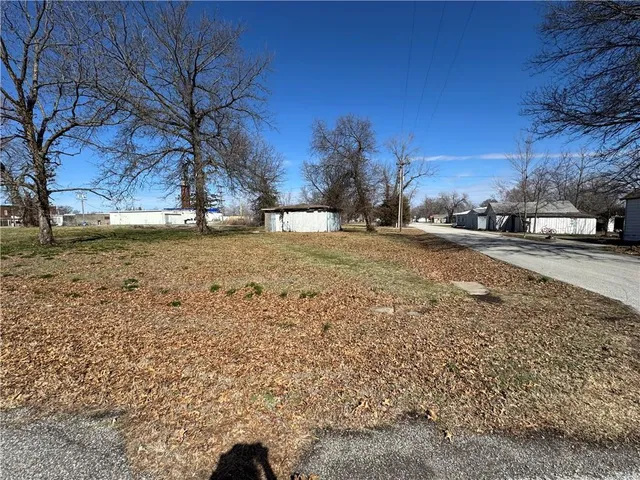 $13,000 | 205 East Pine, Weir, KS 66781