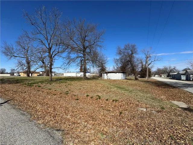 $13,000 | 205 East Pine, Weir, KS 66781
