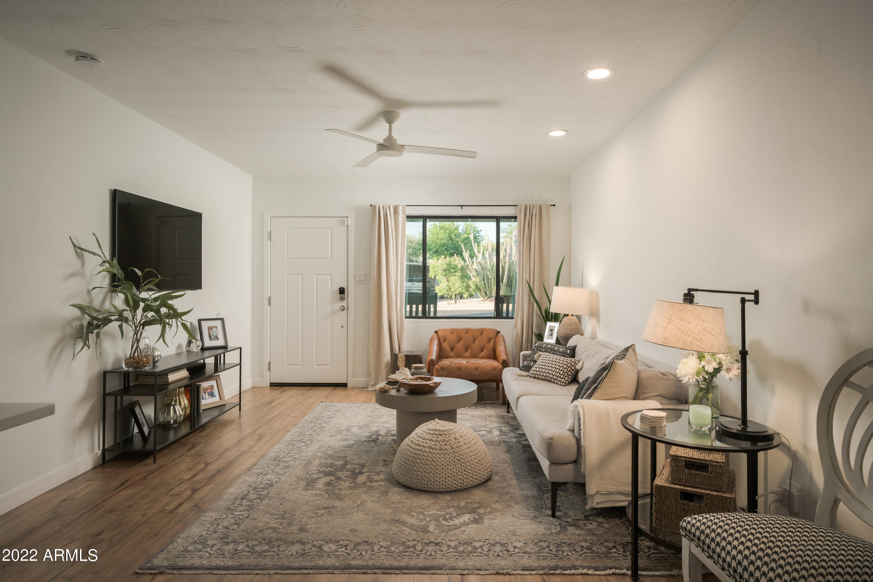 4417 East Roma Avenue Phoenix, AZ 85018 - Photo 4 of 23 Living Room