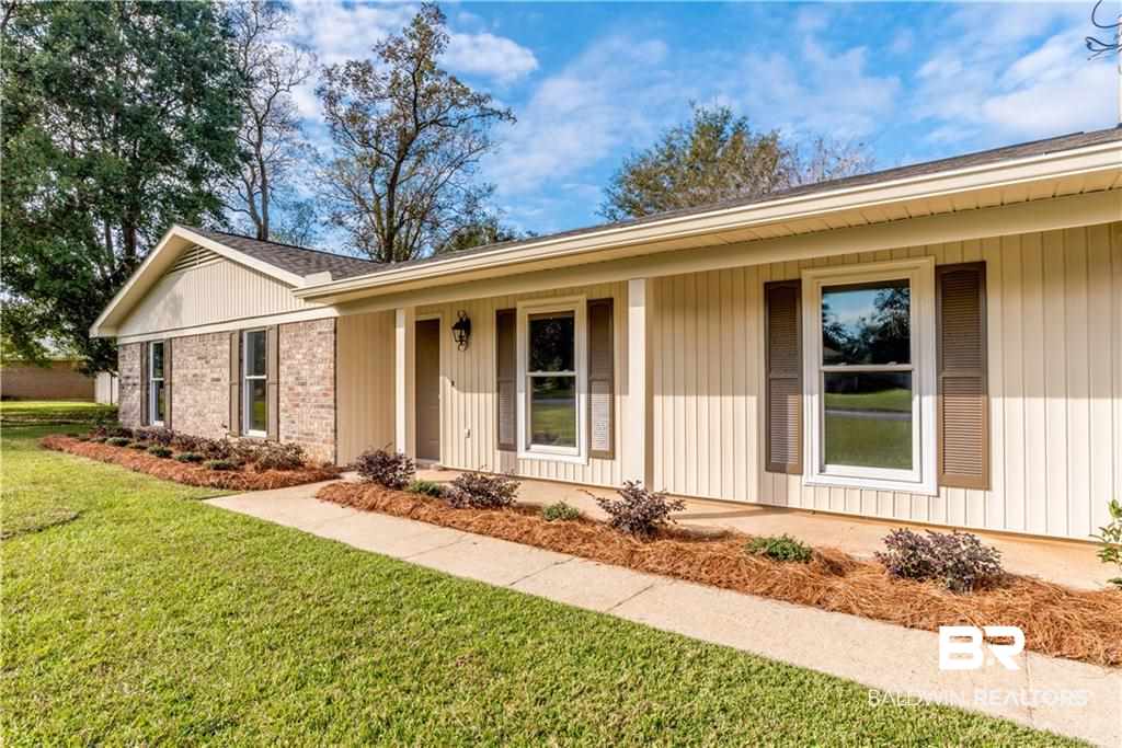 2730 Meadowview Drive Mobile, AL 36695 - Photo 2 of 25