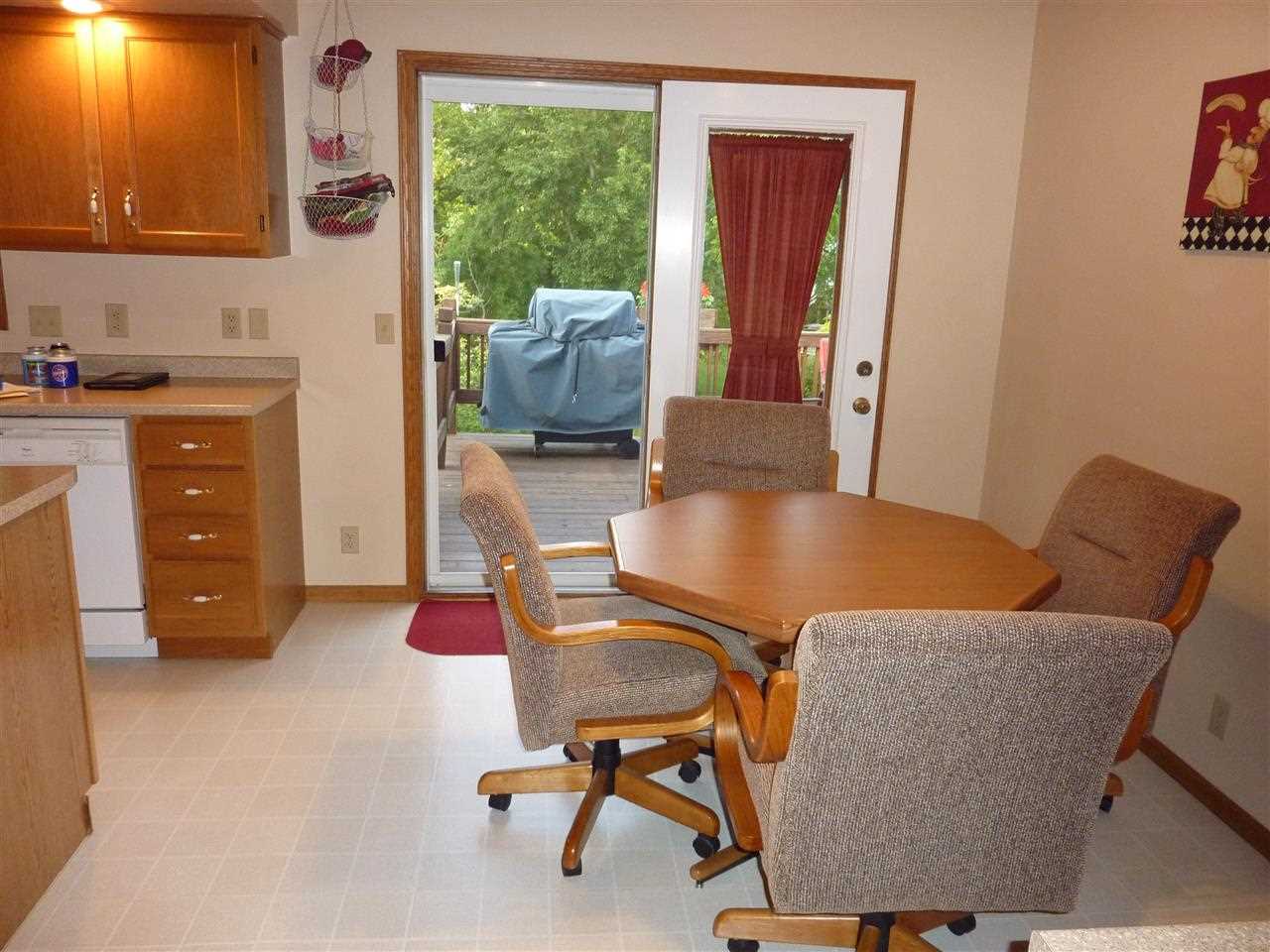 19391 Wells Ferry Road Bettendorf, IA 52722 - Photo 13 of 20 Gallery Image 13