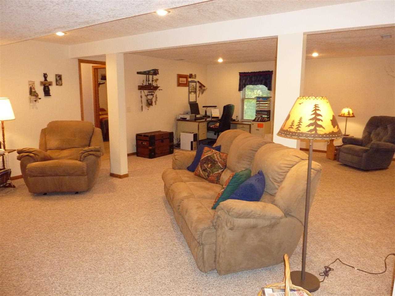 19391 Wells Ferry Road Bettendorf, IA 52722 - Photo 16 of 20 Gallery Image 16