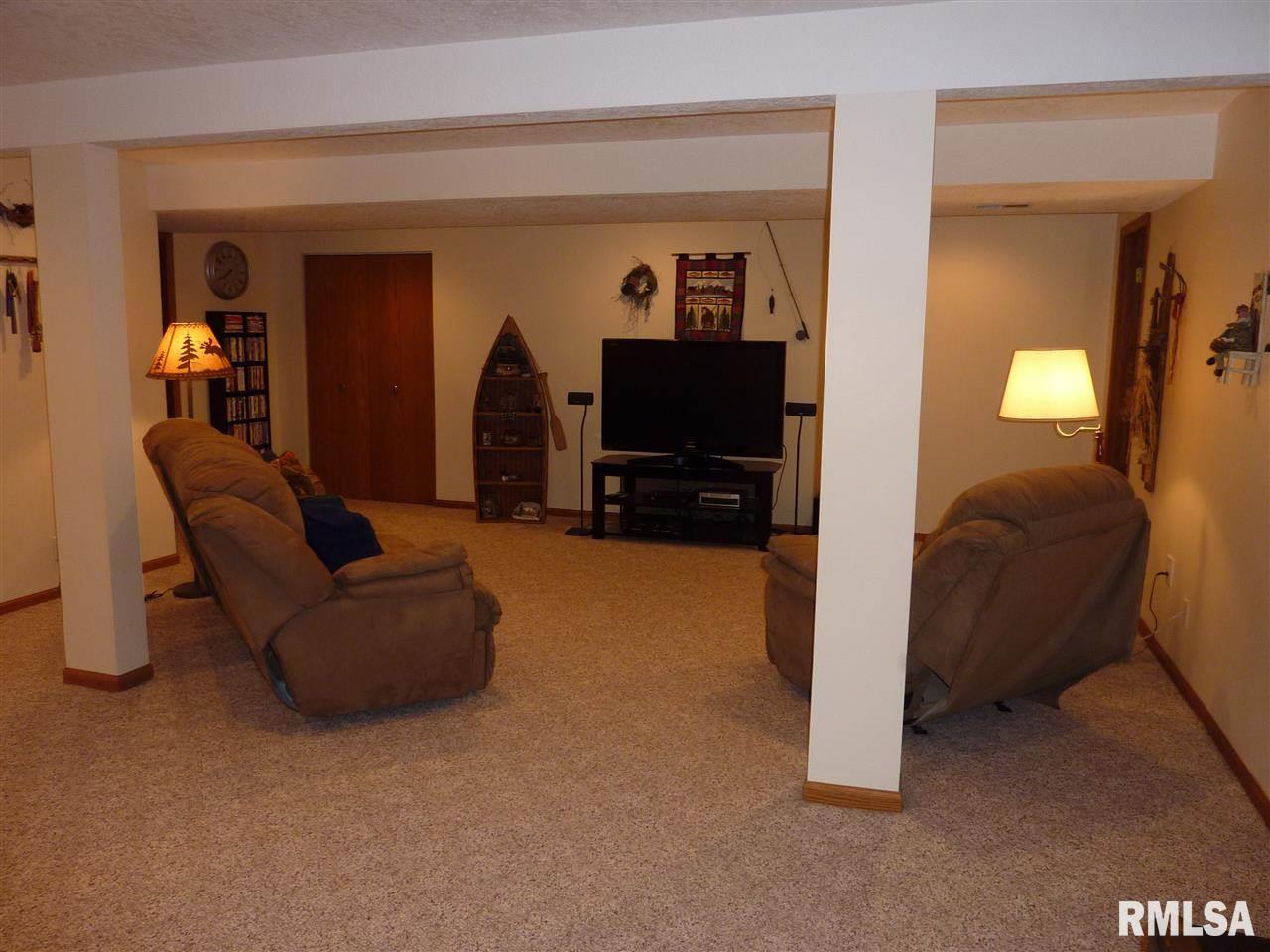 19391 Wells Ferry Road Bettendorf, IA 52722 - Photo 17 of 20 Gallery Image 17