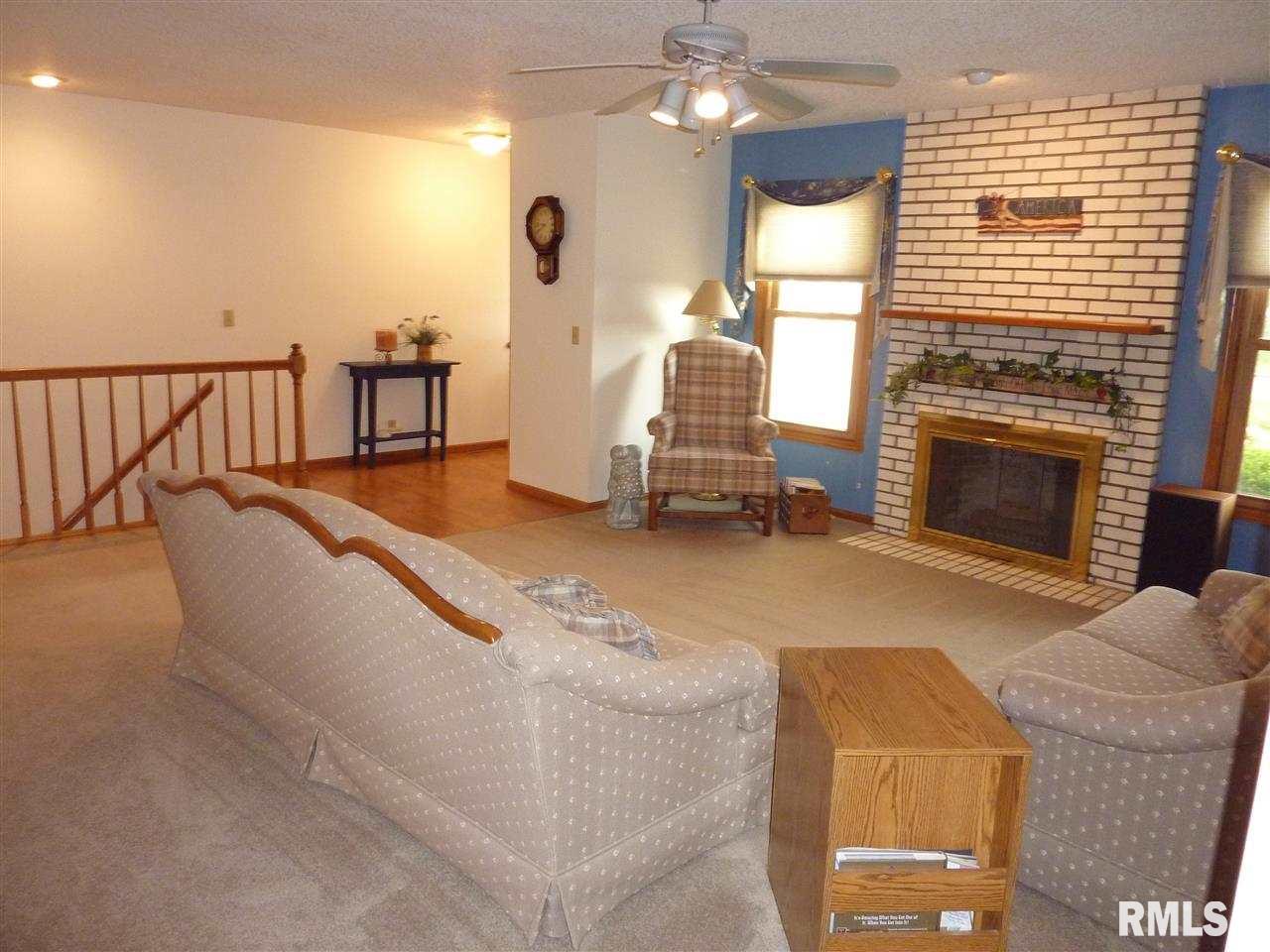 19391 Wells Ferry Road Bettendorf, IA 52722 - Photo 8 of 20 Gallery Image 8