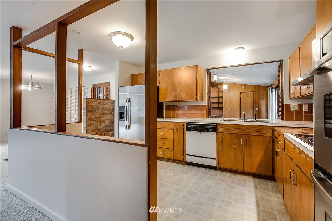 728 15th Street Southwest Edmonds, WA 98020 - Photo 11 of 23 Gallery Image 11