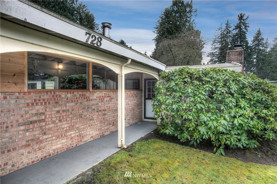 728 15th Street Southwest Edmonds, WA 98020 - Photo 3 of 23 Gallery Image 3