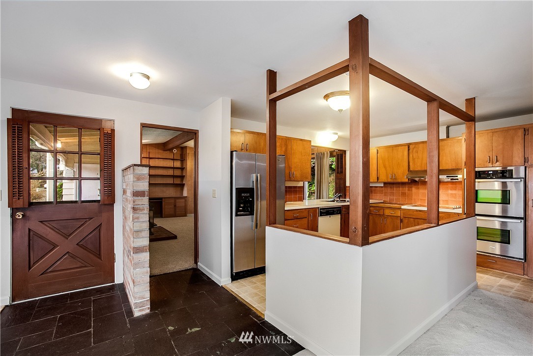 728 15th Street Southwest Edmonds, WA 98020 - Photo 4 of 23 Gallery Image 4