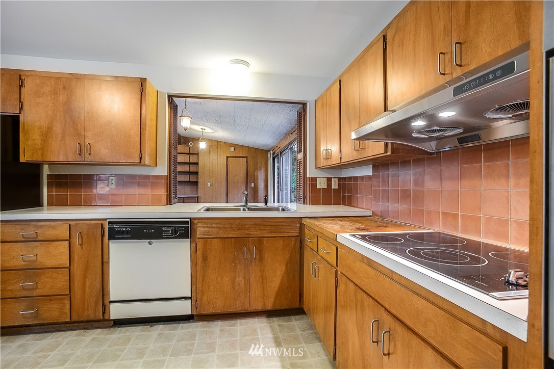 728 15th Street Southwest Edmonds, WA 98020 - Photo 9 of 23 Gallery Image 9