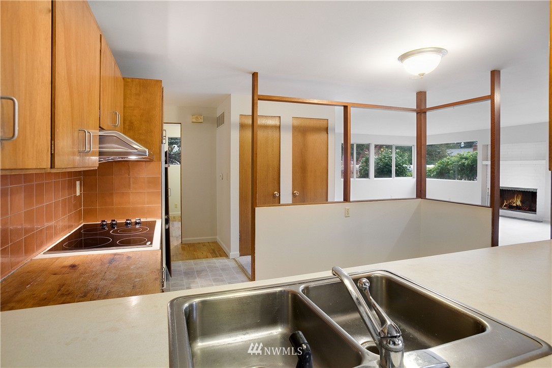728 15th Street Southwest Edmonds, WA 98020 - Photo 10 of 23 Gallery Image 10