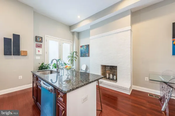 $2,595 | 1929 McCulloh Street, Baltimore, MD 21217