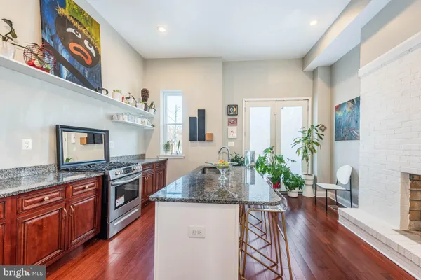 $2,595 | 1929 McCulloh Street, Baltimore, MD 21217
