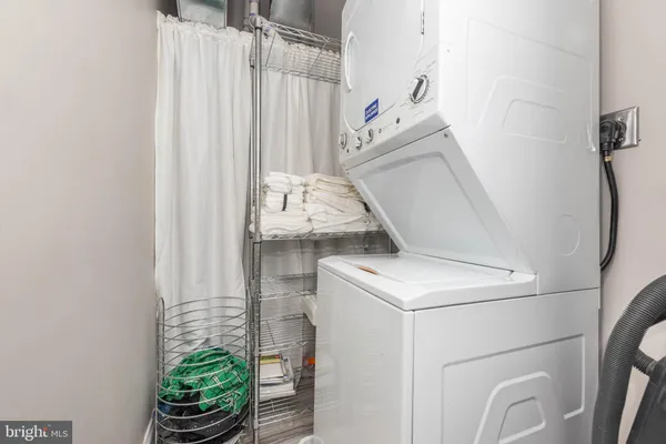 $2,595 | 1929 McCulloh Street, Baltimore, MD 21217