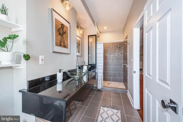 $2,595 | 1929 McCulloh Street, Baltimore, MD 21217