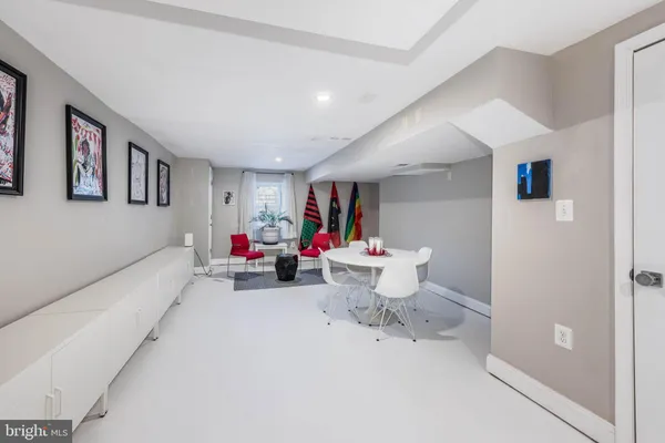 $2,595 | 1929 McCulloh Street, Baltimore, MD 21217