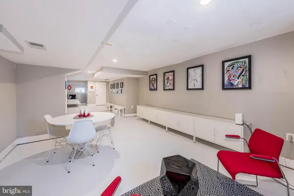 $2,595 | 1929 McCulloh Street, Baltimore, MD 21217