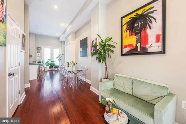 $2,595 | 1929 McCulloh Street, Baltimore, MD 21217