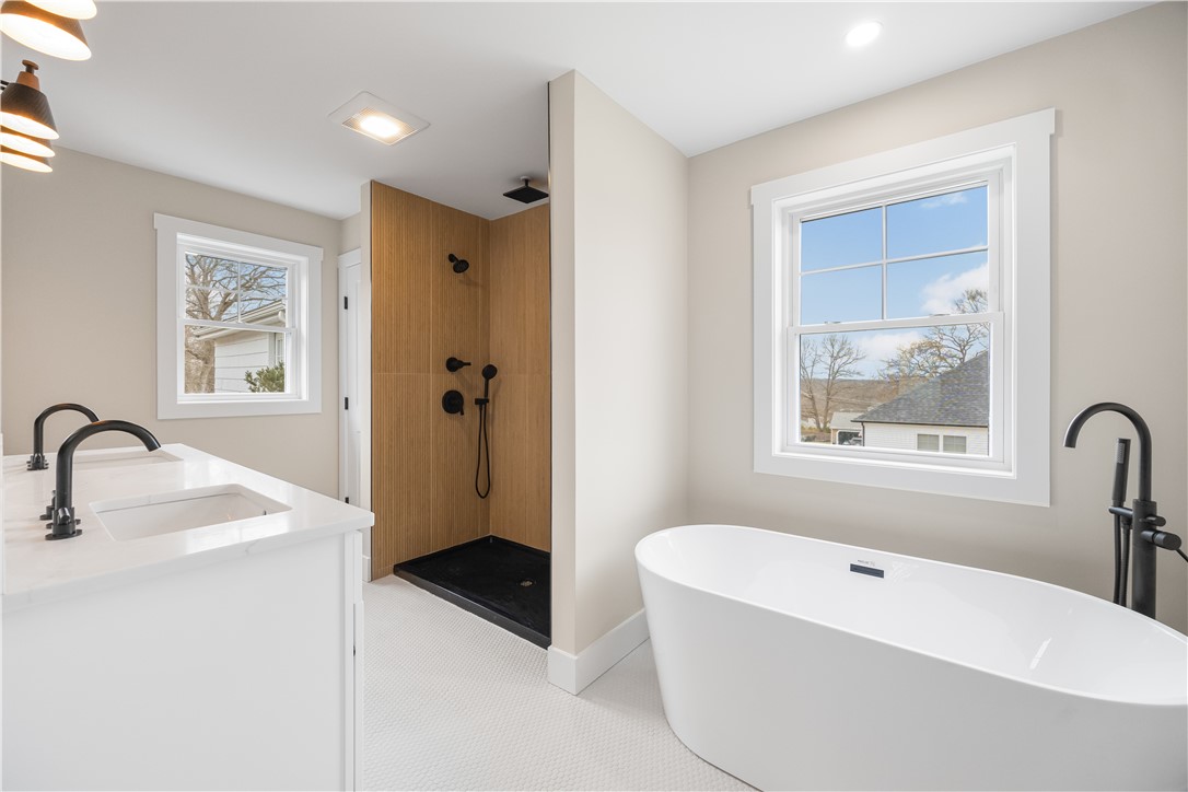 89 St Agnes Avenue Woonsocket, RI 02895 - Photo 23 of 41