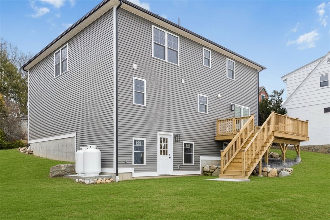 89 St Agnes Avenue Woonsocket, RI 02895 - Photo 38 of 41