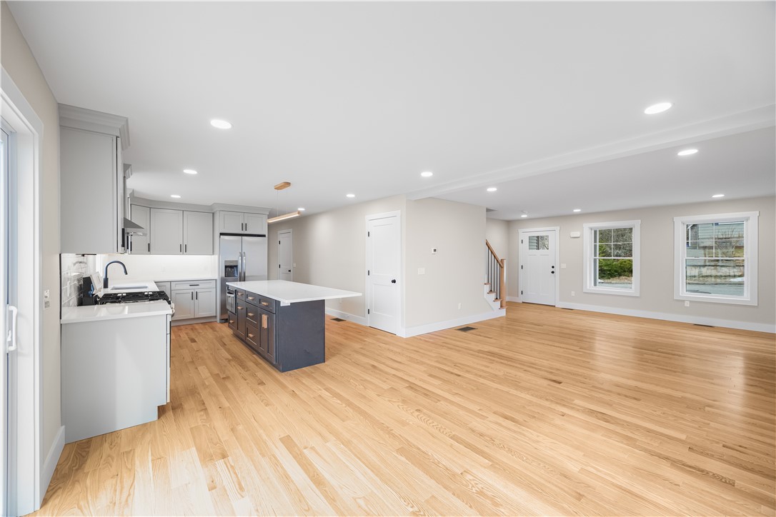 89 St Agnes Avenue Woonsocket, RI 02895 - Photo 6 of 41