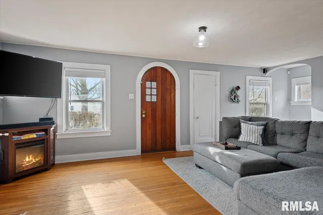 $209,900 | 2021 Cardinal Drive, Springfield, IL 62704