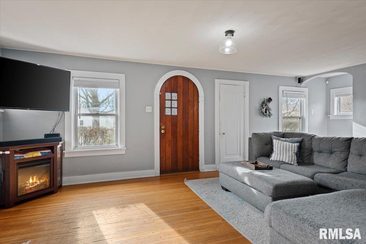 2021 Cardinal Drive Springfield, IL 62704 - Photo 3 of 33