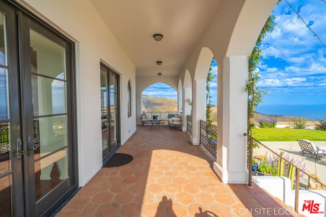 $6,950,000 | 9785 Deer Creek Road, Malibu, CA 90265