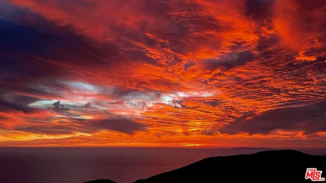 $6,950,000 | 9785 Deer Creek Road, Malibu, CA 90265