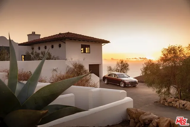 $6,950,000 | 9785 Deer Creek Road, Malibu, CA 90265