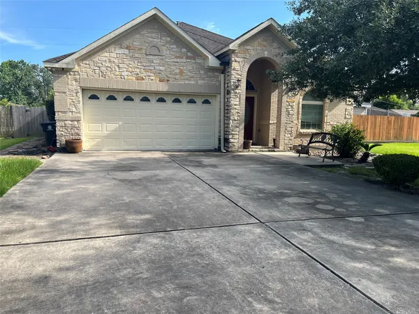 $2,600 | 418 Fall Creek Drive, Houston, TX 77336