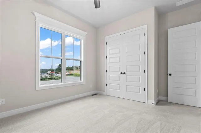 $800,000 | 2620 Northeast Woodland Oak Drive, Lee's Summit, MO 64086